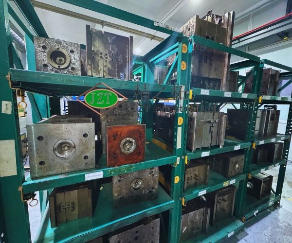 plastic injection molds